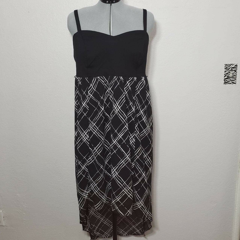 torrid Black and White Strappy Midi Dress
